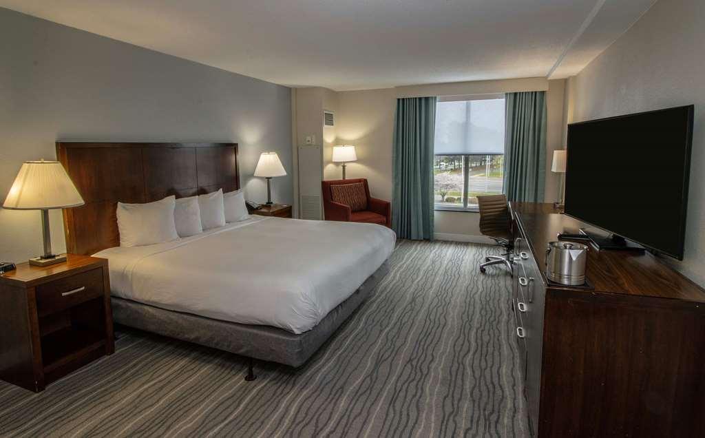 Отель Doubletree By Hilton Norfolk Airport Номер фото